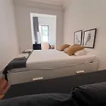 Castilho 63 Hostel & Suites