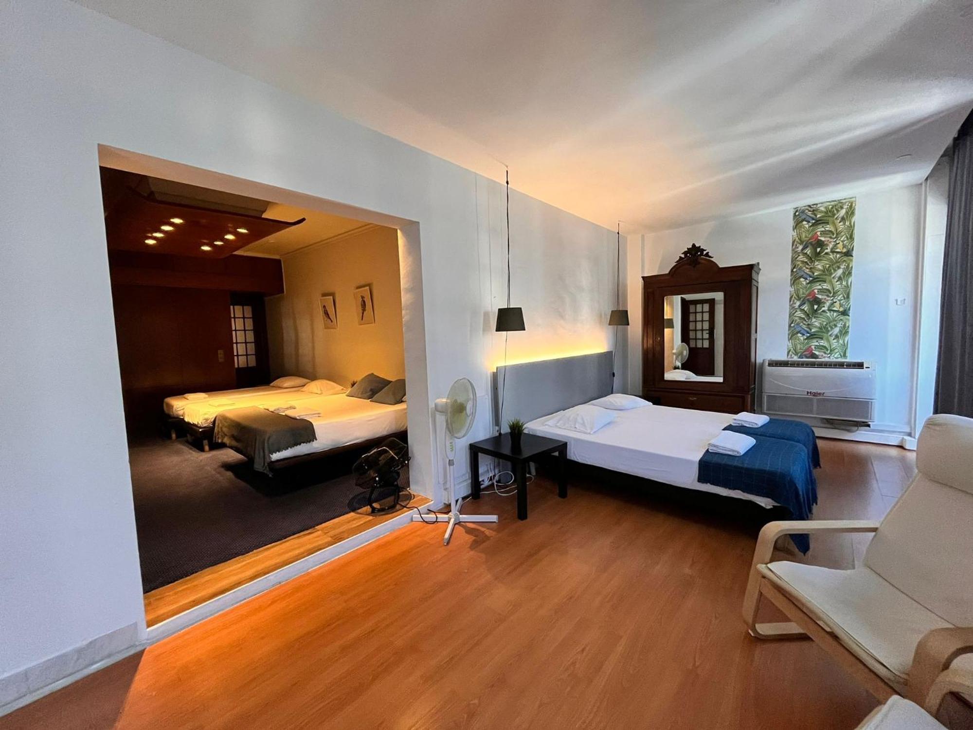Hostel Castilho 63 & *